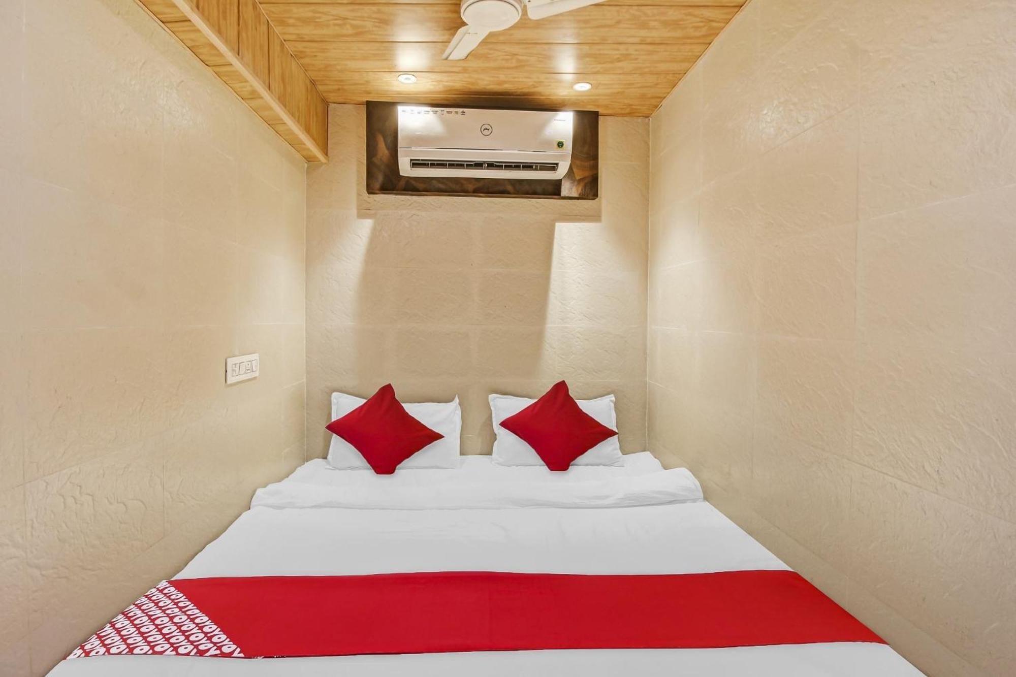 Hotel Ambedkar Kalyān 외부 사진